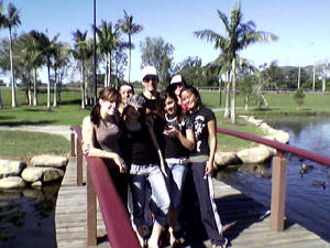 dancegroup033.jpg